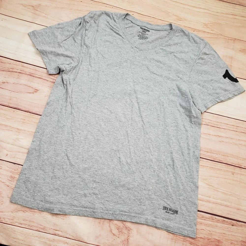 True Religion Shirt Mens‎ Large Gray V Neck Horseshoe Logo Short Sleeve Tee